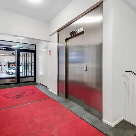 Luxurious 3-br With Balcony Appartamento *